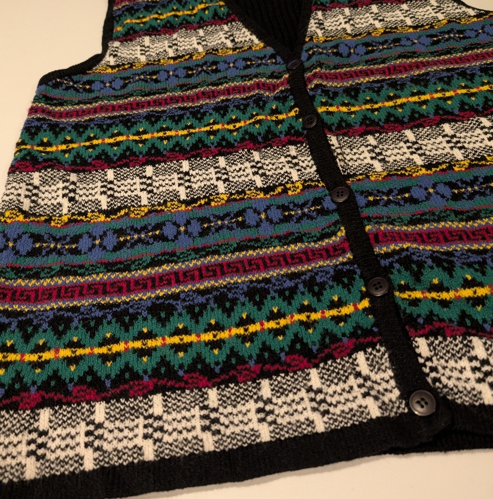 Vintage 90s Koret mixed pattern, V-neck, button up cardigan sweater vest. 1X - Picture 9 of 13